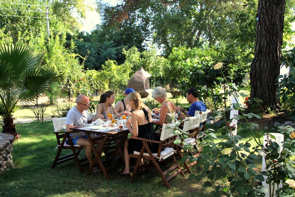 Defne Pension Çıralı Exteriör bild